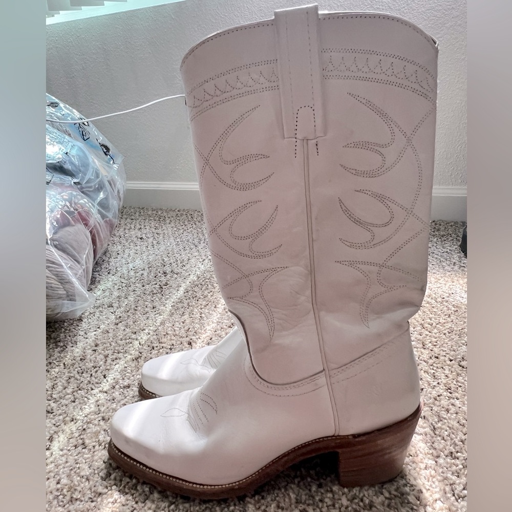 frye white cowboy boots